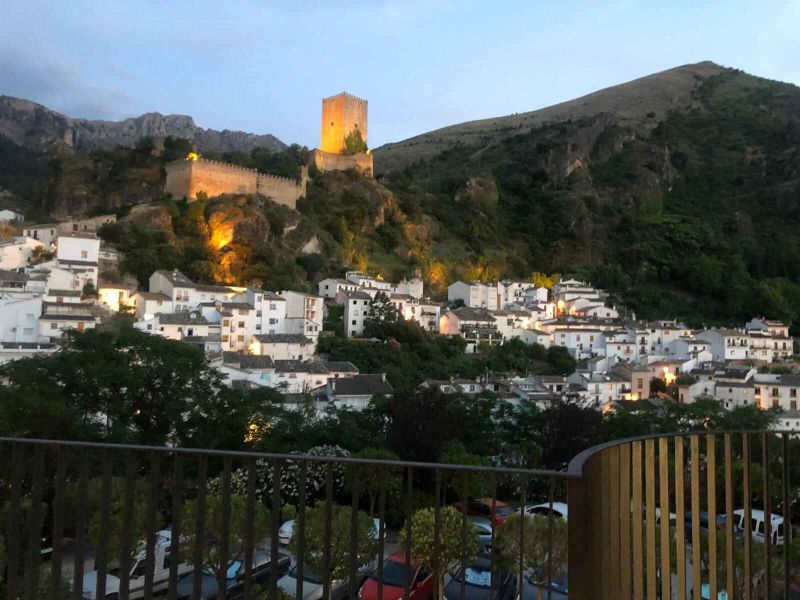 El GDR Sierra de Cazorla y Correos firman un convenio para facilitar la digitalización de sus comercios