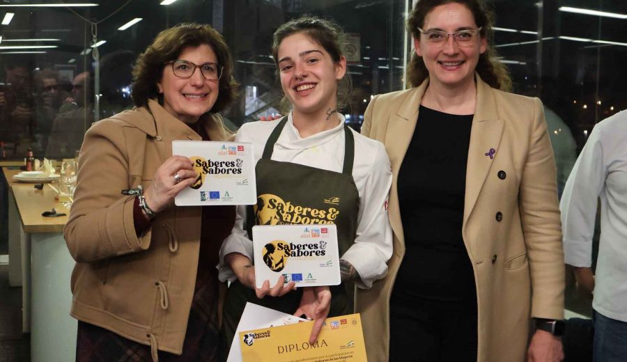Las mujeres rurales y el alumnado de las Escuelas de Hostelería unen tradición e innovación en el concurso “Saberes y Sabores”