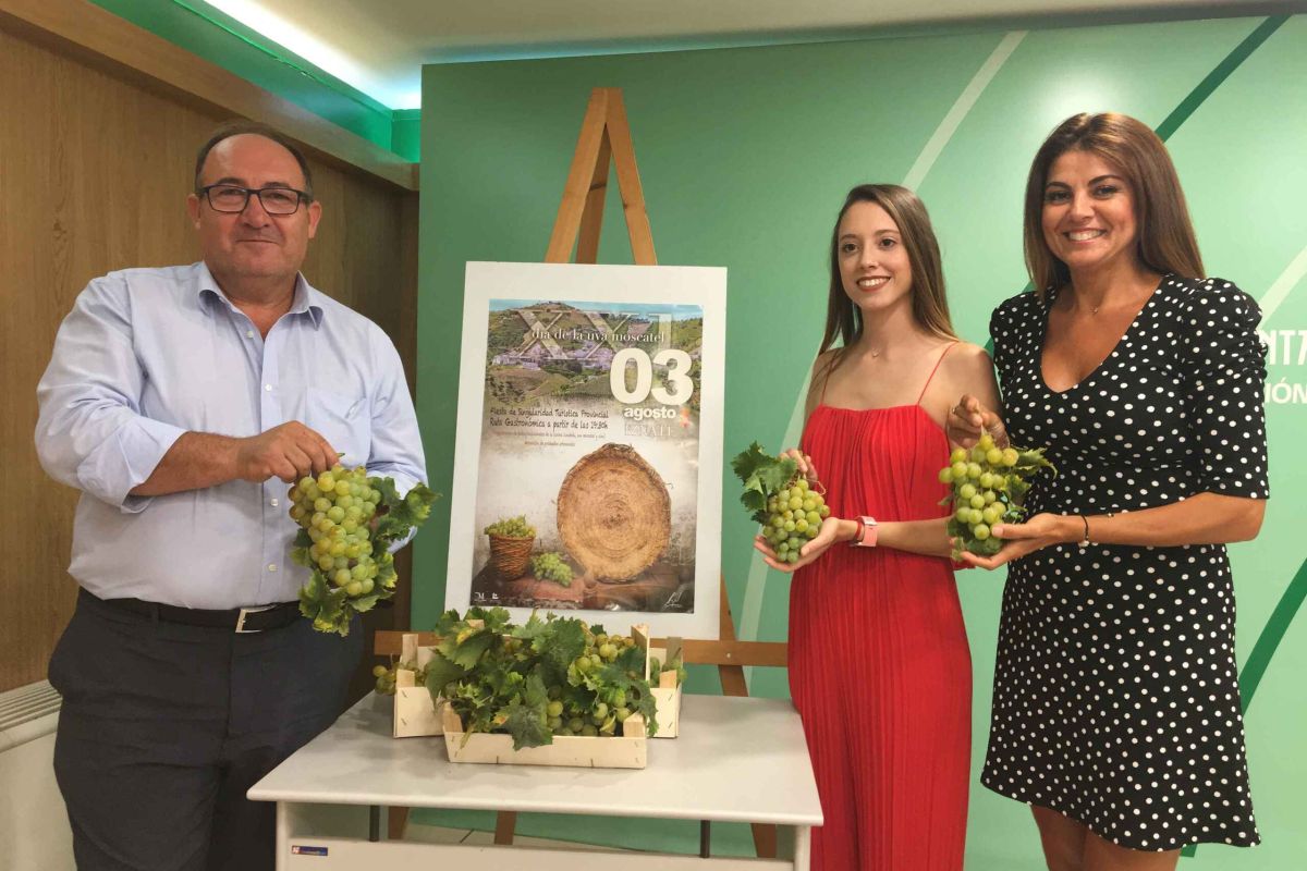 Iznate  en la Axarquía de Málaga celebra el sábado el XXI Día de la Uva Moscatel homenajeando un producto de tradición milenaria