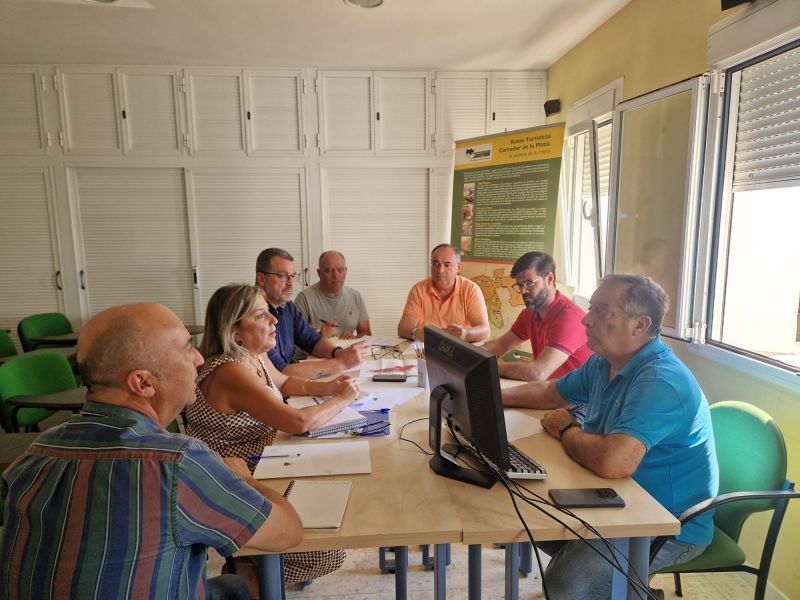 Los Grupos de Desarrollo Rural ofrecen su colaboración para recuperar los territorios afectados en el incendio de Niebla