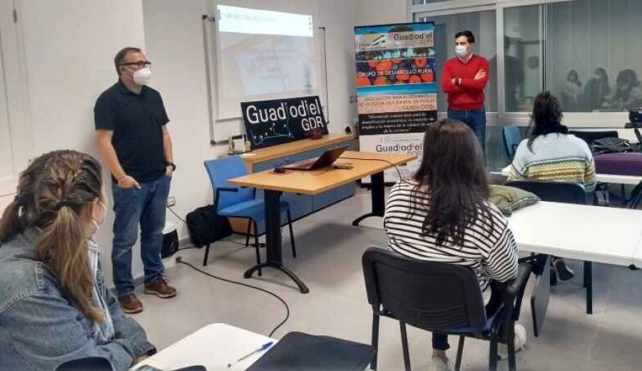 Diputación de Huelva imparte talleres para la búsqueda de empleo a los jóvenes becados con las HEBE Primera Oportunidad
