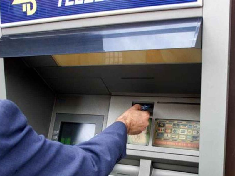 Un total de 130 pueblos de Andalucía no tienen acceso a «cash»