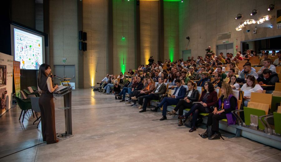 Profesionalización, formación y ayudas para sembrar de oportunidades el medio rural
