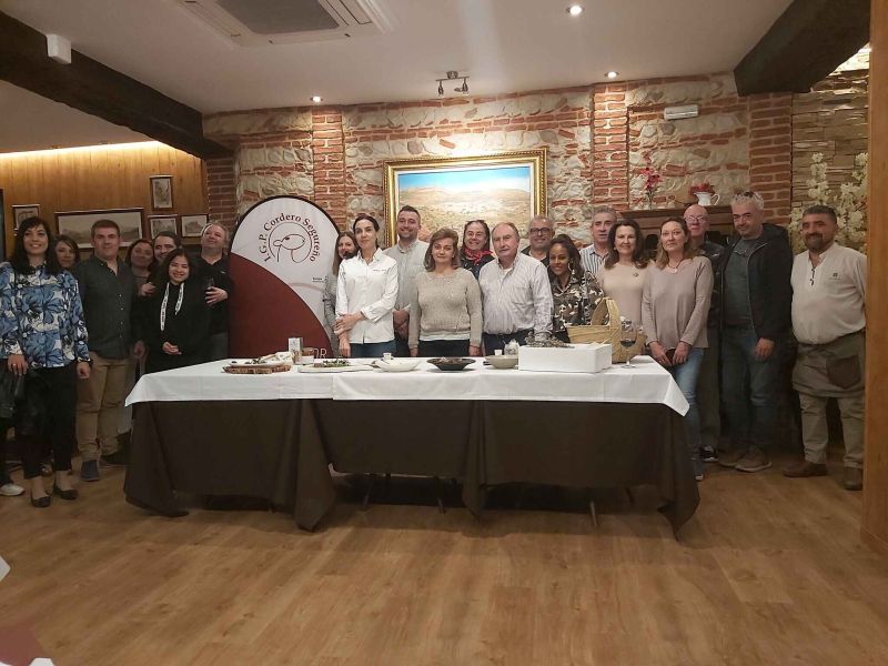 El Grupo de Desarrollo Rural Los Vélez busca que los restaurantes locales se conviertan en embajadores del cordero segureño