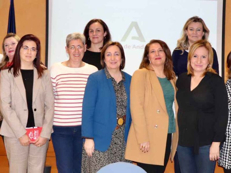 La Junta articula una línea de avales para respaldar a mujeres emprendedoras en los ámbitos rural, pesquero y medioambiental