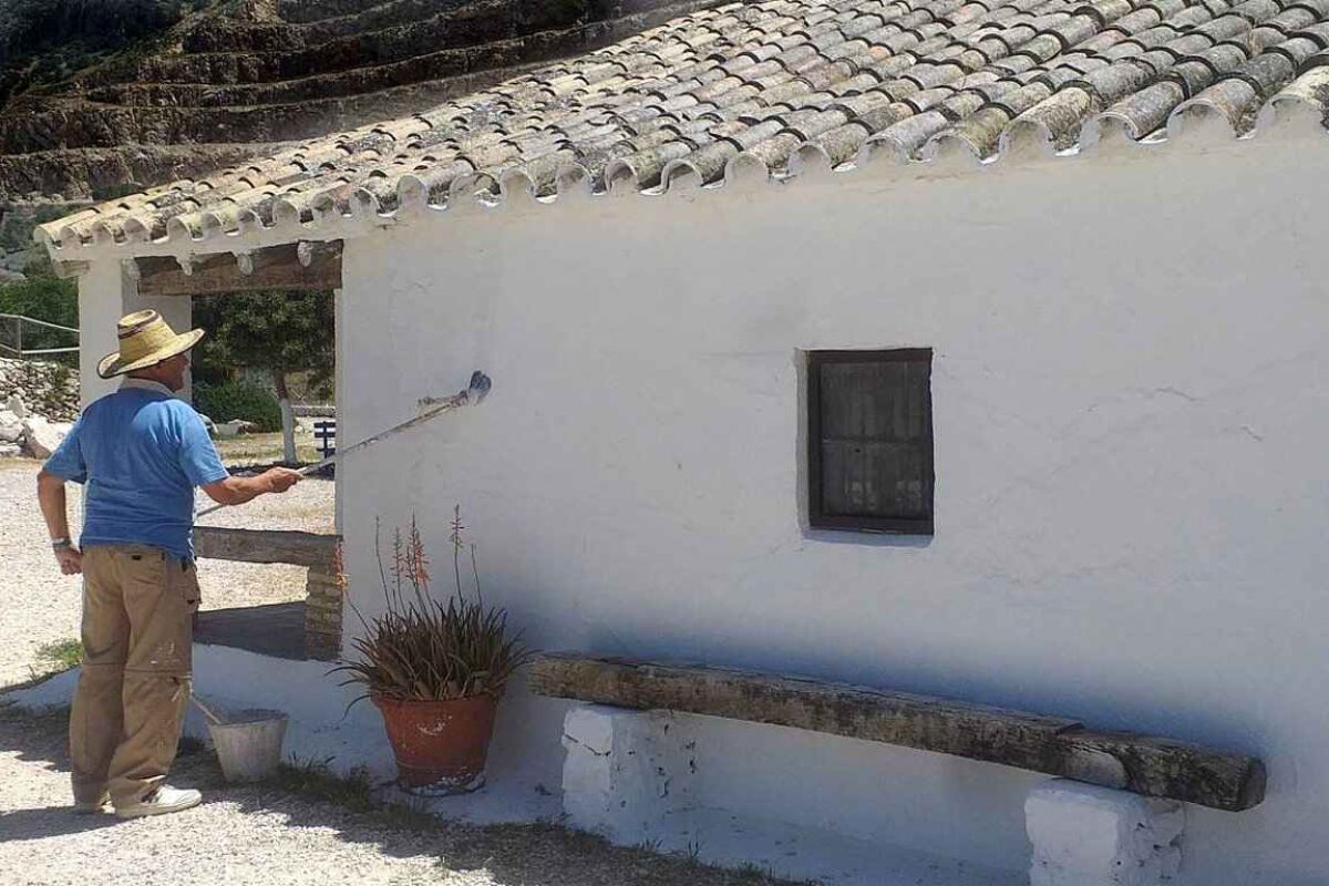 Así se fabrica la cal de Morón de la Frontera, Patrimonio Inmaterial de la Humanidad, en la Serranía Suroeste Sevillana