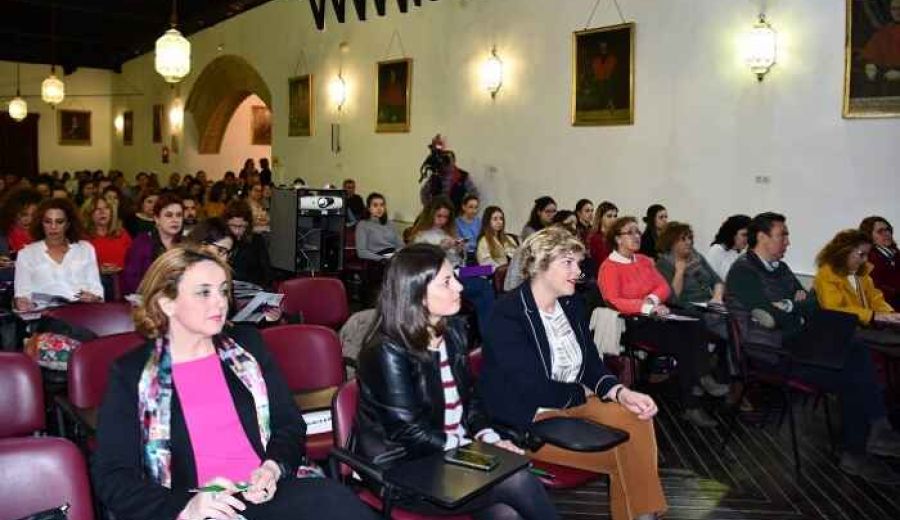 Expertos alertan en Osuna de una tendencia a frivolizar sobre la violencia machista