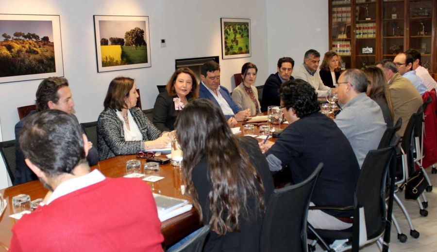 Agricultura trabajará para reducir los trámites burocráticos actuales en al menos un 20%