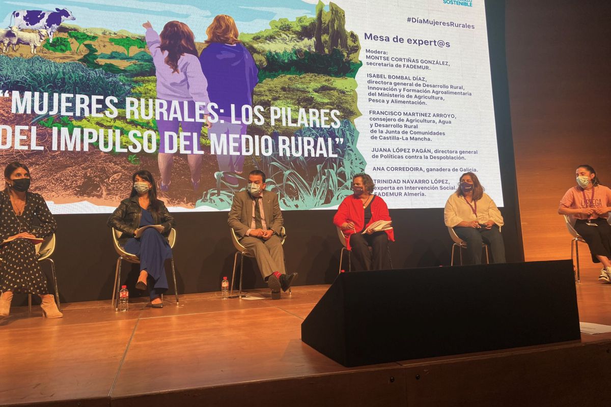 La directora general de Desarrollo Rural, Innovación y Formación Agroalimentaria destaca el papel clave de las mujeres en la recuperación económica del medio rural