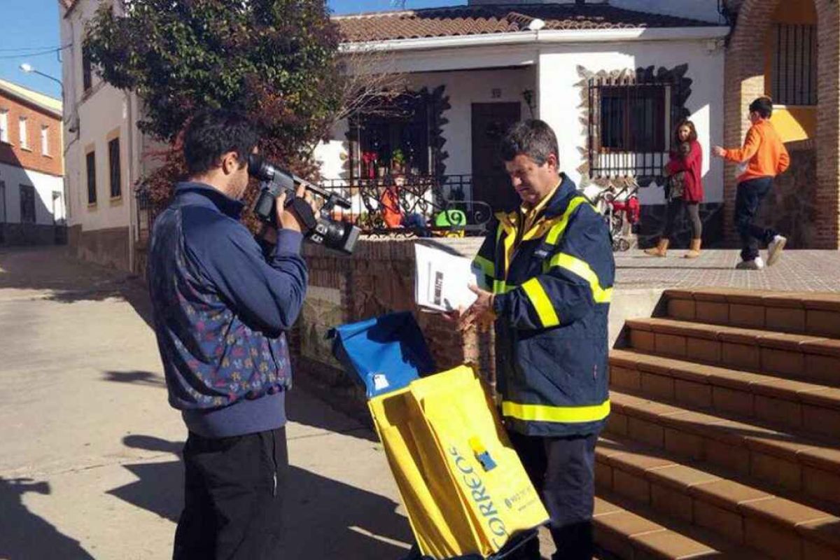Más acoso al mundo rural: Indignación ante la propuesta de desmantelar Correos en el medio rural