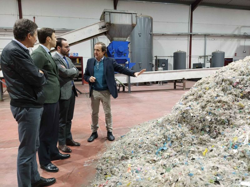 Andalucía incentiva con 1,4 M€ la puesta en marcha de una planta de producción de hidrocarburos en Espiel con el apoyo de FEDER
