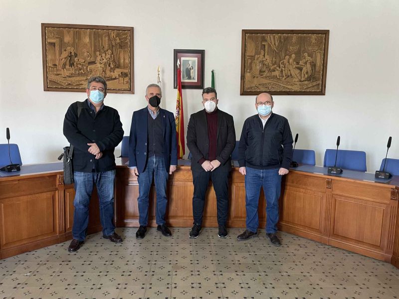 El GDR Subbética renueva con los fondos LEADER el alumbrado público de Palenciana