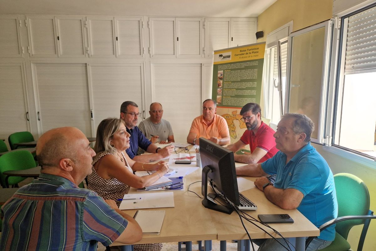 Los Grupos de Desarrollo Rural ofrecen su colaboración para recuperar los territorios afectados en el incendio de Niebla