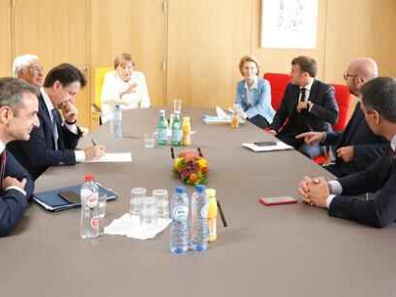 La UE pacta un salto histórico en su modelo presupuestario para frenar la crisis de la covid-19