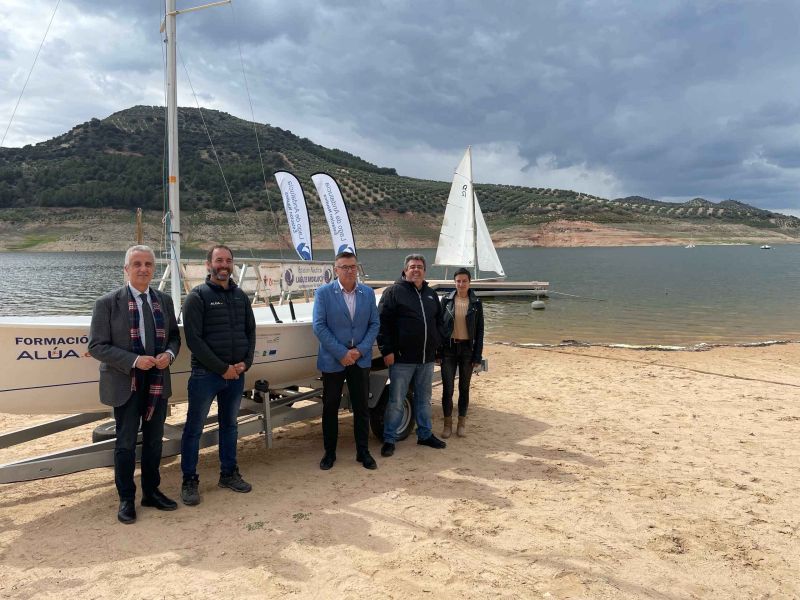El GDR Subbética Cordobesa apoya con LEADER la práctica de la vela en el embalse de Iznájar