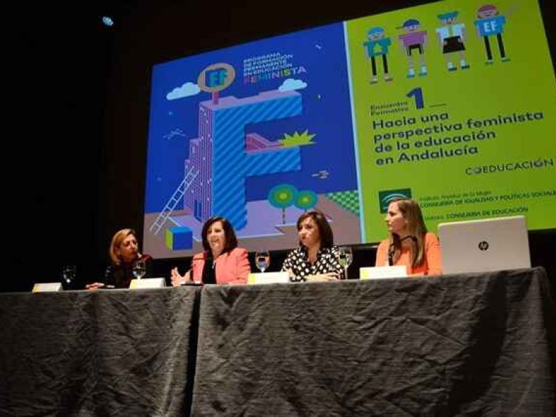 Un total de 250 profesionales se forman para aplicar la perspectiva de género en los proyectos educativos andaluces