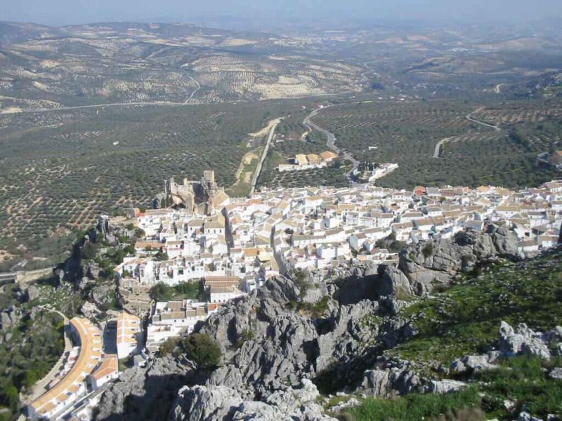 Zuheros mejora su accesibilidad para atraer visitantes con ayuda del GDR Subbética Cordobesa