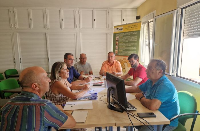 Los Grupos de Desarrollo Rural ofrecen su colaboración para recuperar los territorios afectados en el incendio de Niebla