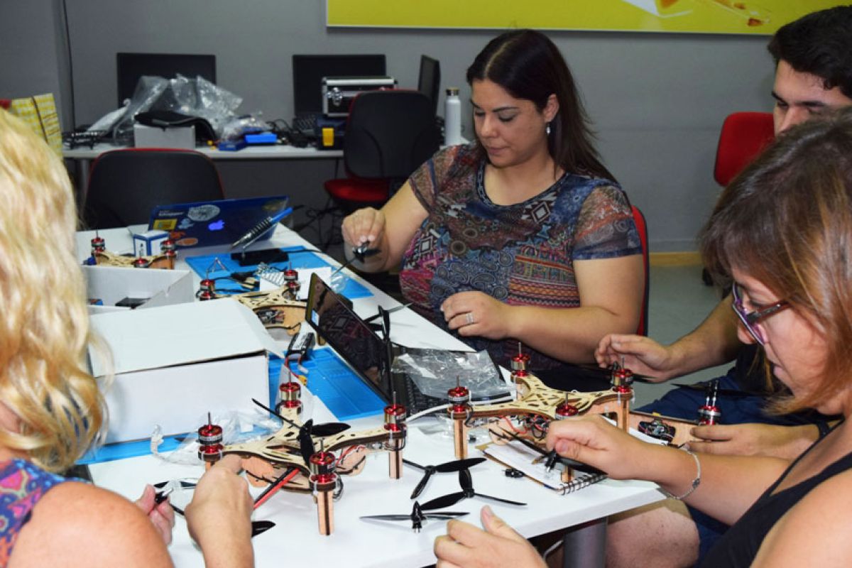 Los centros Guadalinfo de Espejo y Villafranca de Córdoba impartirán talleres de tecnología educativa con drones