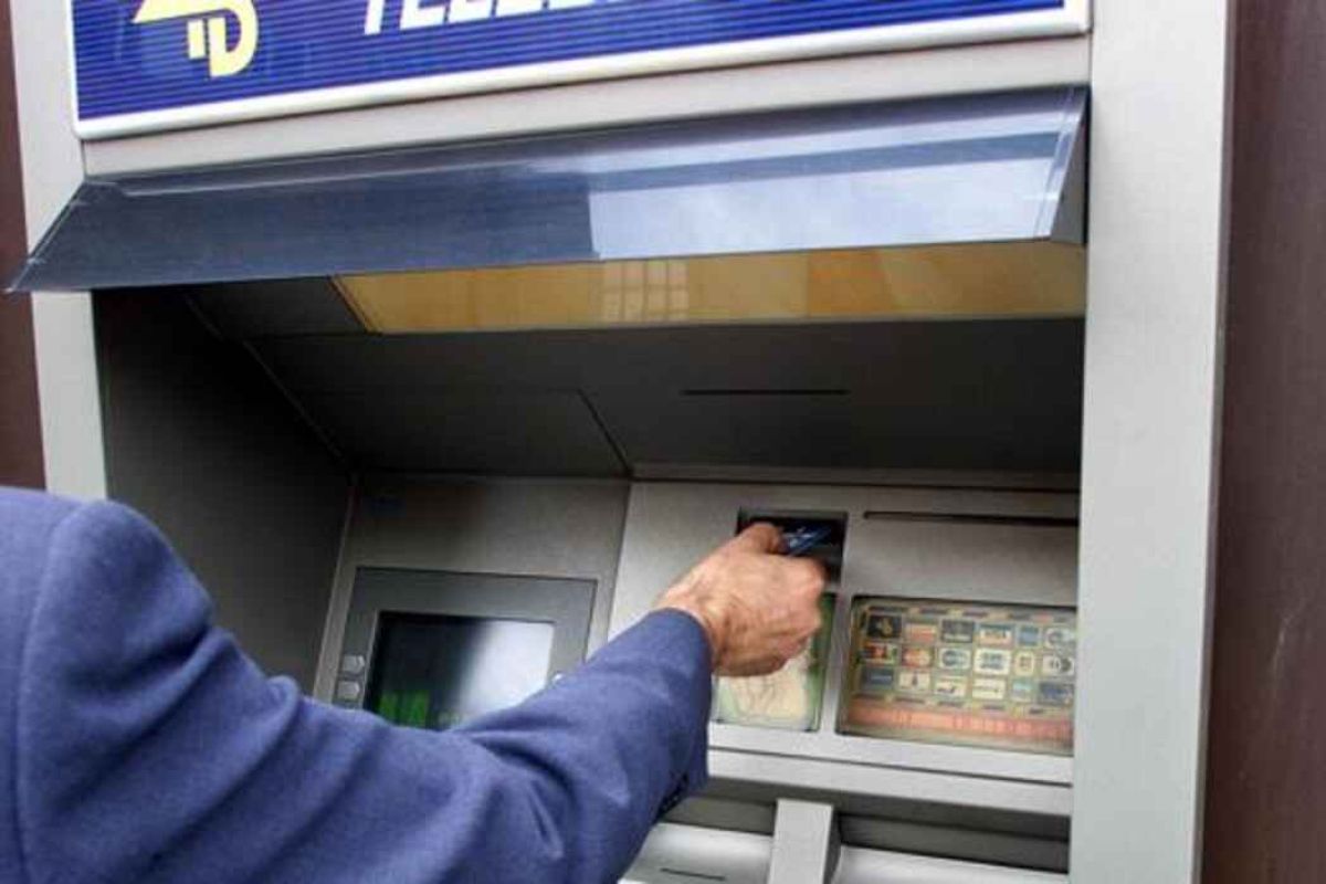 Un total de 130 pueblos de Andalucía no tienen acceso a «cash»