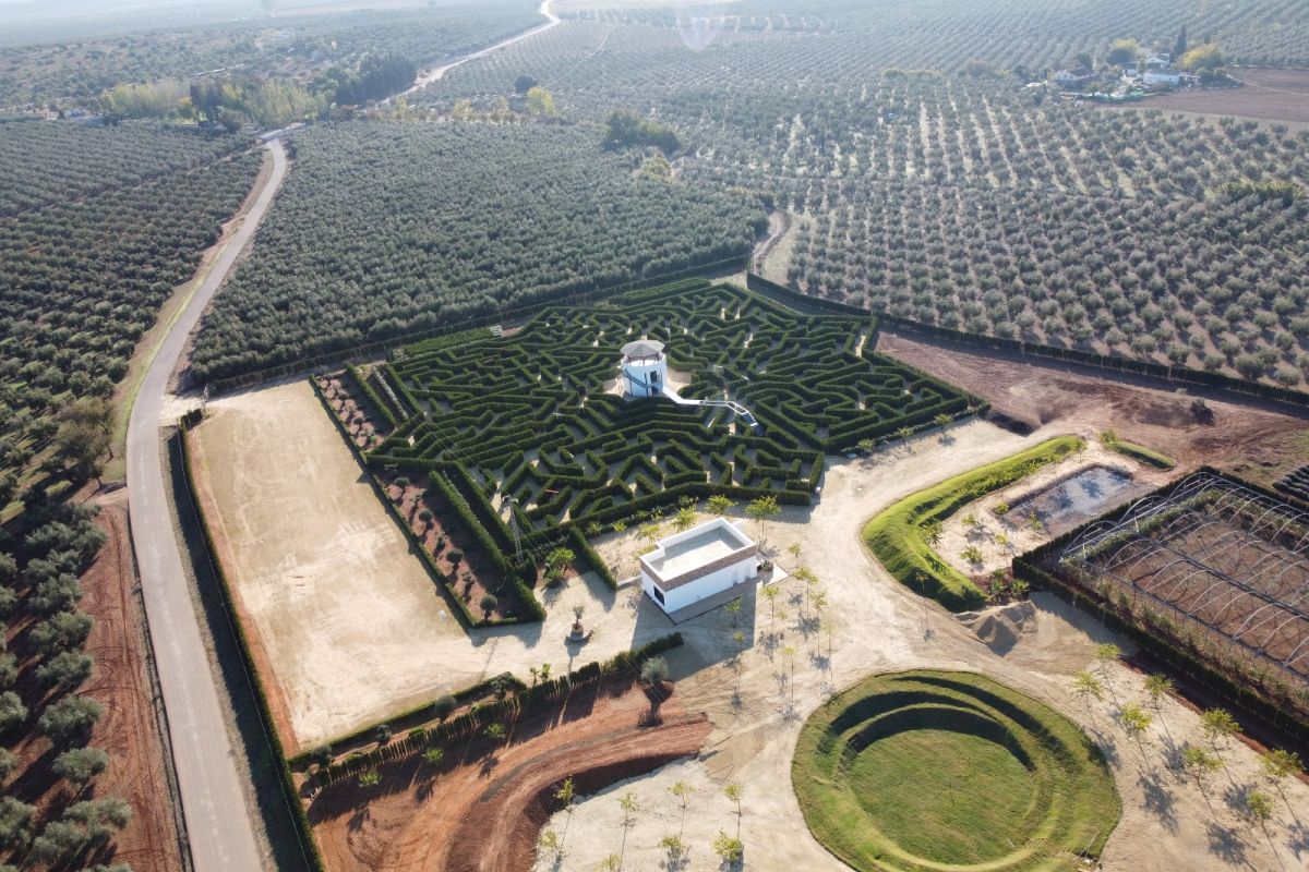 Explora el primer laberinto biotecnológico del mundo