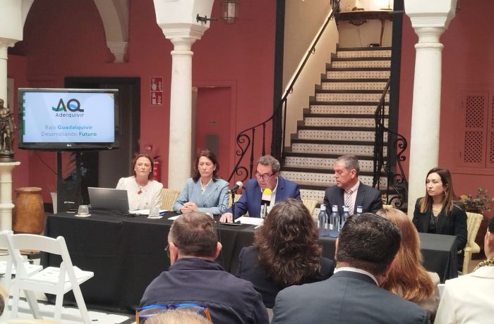 ADELQUIVIR y la Delegación Territorial refuerzan en Utrera el papel del programa LEADER en el desarrollo del Bajo Guadalquivir