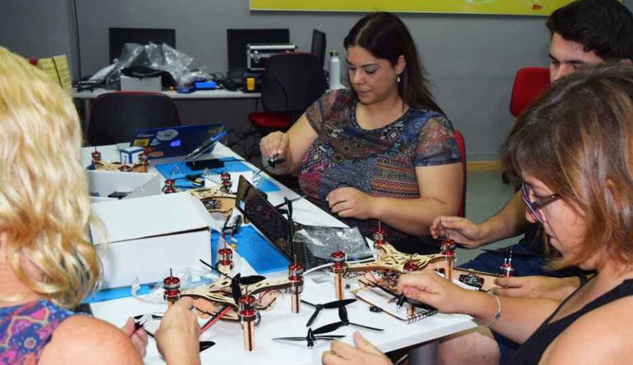 Los centros Guadalinfo de Espejo y Villafranca de Córdoba impartirán talleres de tecnología educativa con drones