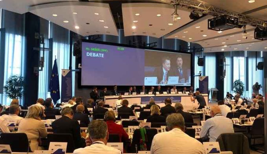El Comité de las Regiones acepta la recomendación de ELARD y propone un porcentaje obligatorio del 8% para CLLD de FEDER y el Fondo Social Europeo, que gestionarían los GAL