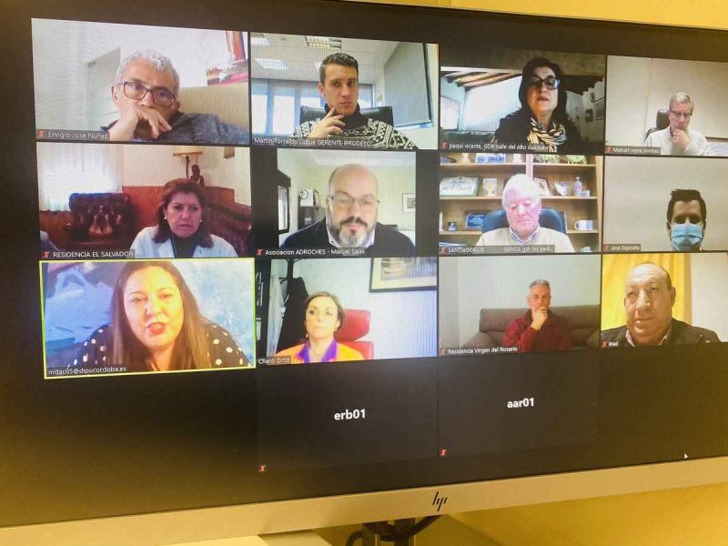 Diputación de Córdoba y los GDR Los Pedroches, Sierra Morena y  Guadiato facilitan la comunicación online de mayores de residencias con sus familias