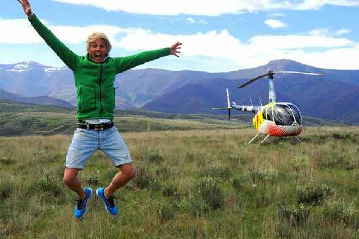 Jesús Calleja grabará el Geoparque de Granada y el parque natural de las Sierras Subbéticas en Córdoba para  su programa “Volando voy”